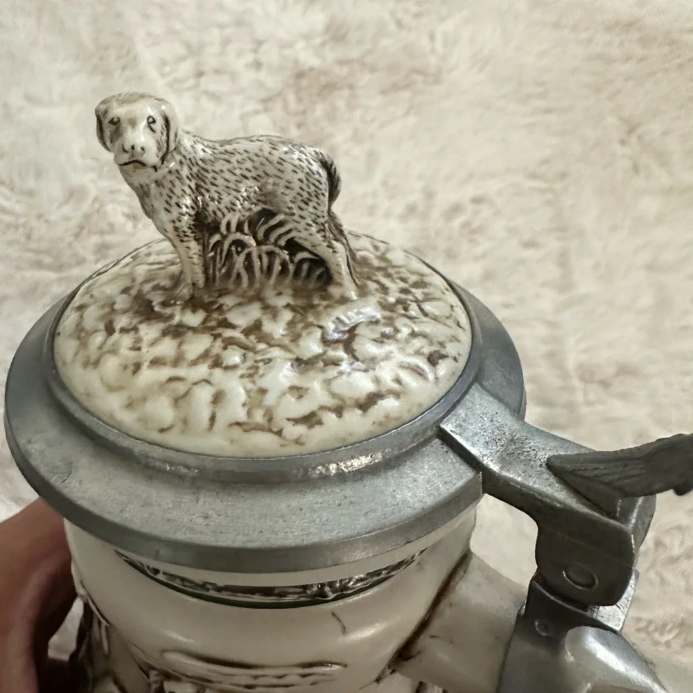 Vintage Avon Great Dogs of the Outdoors Lidded Beer Stein 1991